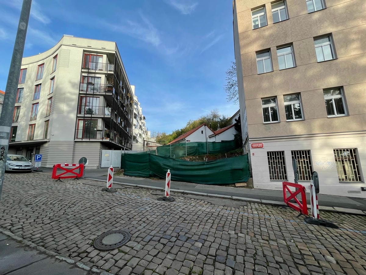 Výstavba bytového domu - 1