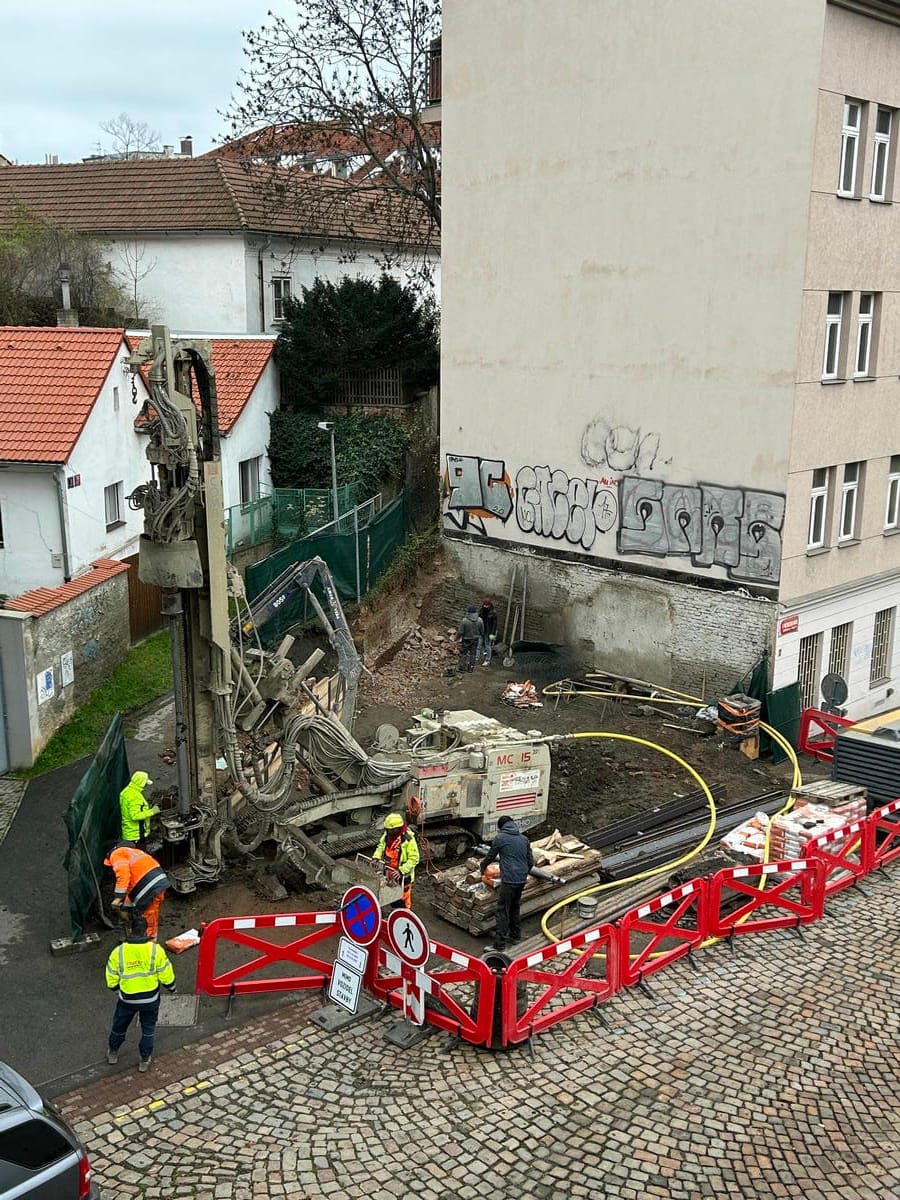 Výstavba bytového domu - 2