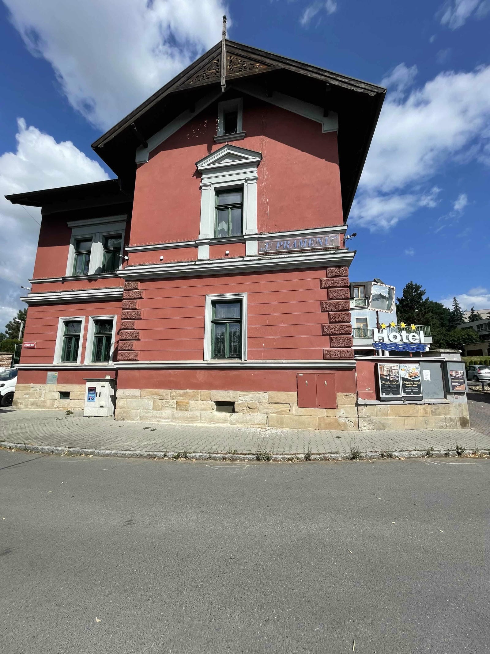 Hotel u Pramenů - 1
